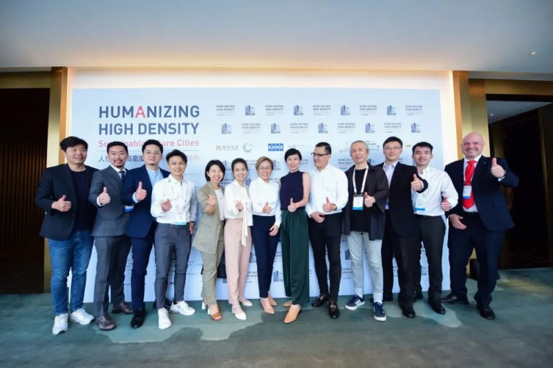伟昌站在天下最高音乐厅，，，上演一场超高层头脑盛宴